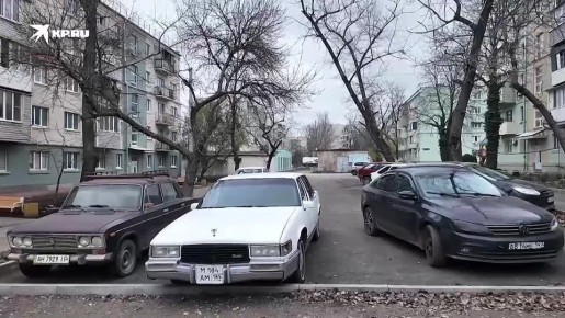 После завершения ремонта фасадов хрущевок на улице Кронштадтской в Мариуполе, строители приступили к благоустройству придомовой территории