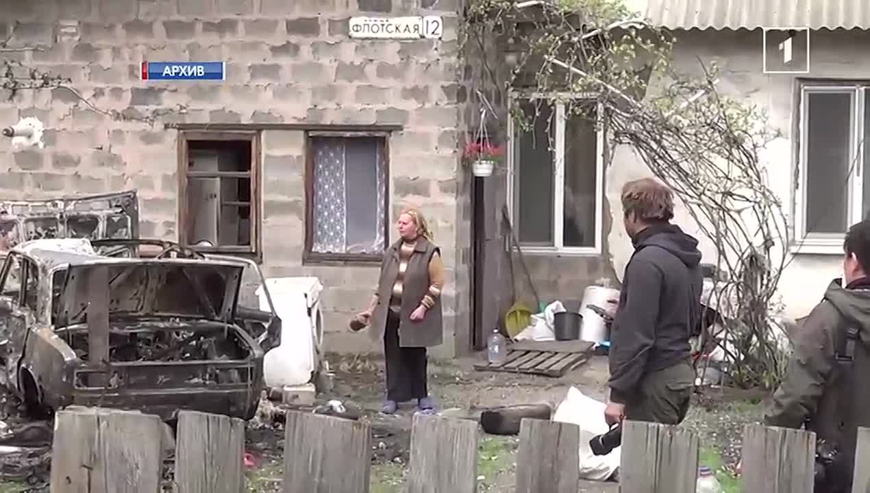 Слово — оружие: в Донецке открыли мемориальную парту Александру Мартемьянову и Анатолию Жарову!