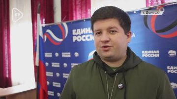 Парту Героя в донецкой школе посвятили погибшим на СВО журналистам Анатолию Жарову и Александру Мартемьянову