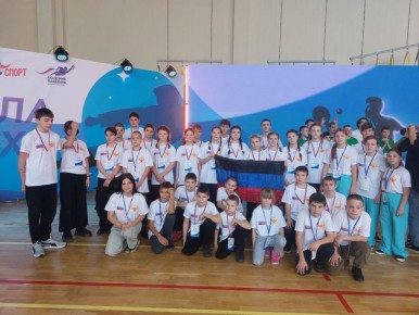 Сборная команда ДНР, состоящая из воспитанников школ-интернатов Зугрэса, Енакиева, Мариуполя и Тореза держала победу в трёх дисциплинах на детском спортивном фестивале «Малые ID-игры»