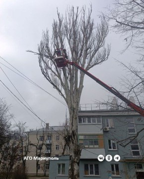 Мариупольские энергетики за неделю смонтировали 400 метров нового провода