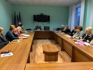 Сегодня, 8 декабря 2025 года, состоялось аппаратное совещание с начальниками структурных подразделений Администрации Новоазовского муниципального округа, территориальных подразделений министерств и ведомств ДНР, а также с...