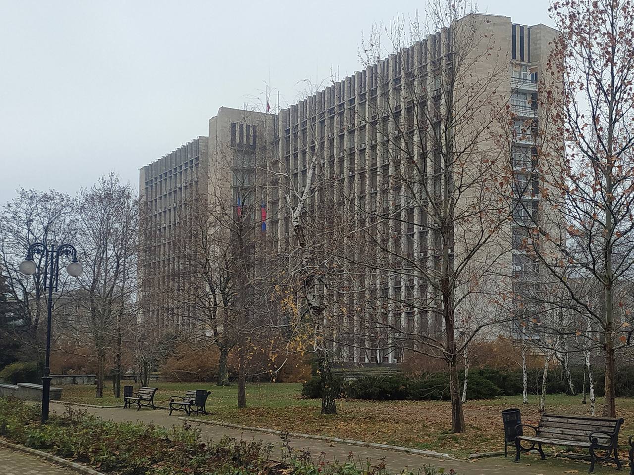 Андрей Чертков: Внесли в Народный Совет проект регионального бюджета на 2026 год и на плановый период 2027 и 2028 годов