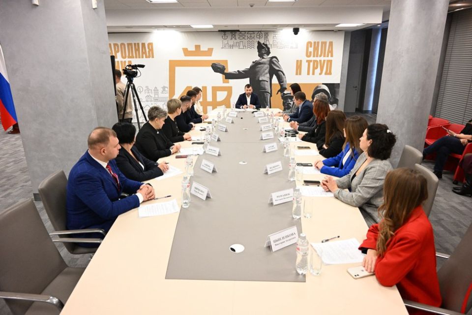 Глава ДНР о важном: В 2025 году провели более 1350 лекций для более 50 тысяч человек в рамках работы Донецкого регионального отделения Российского общества «Знание»