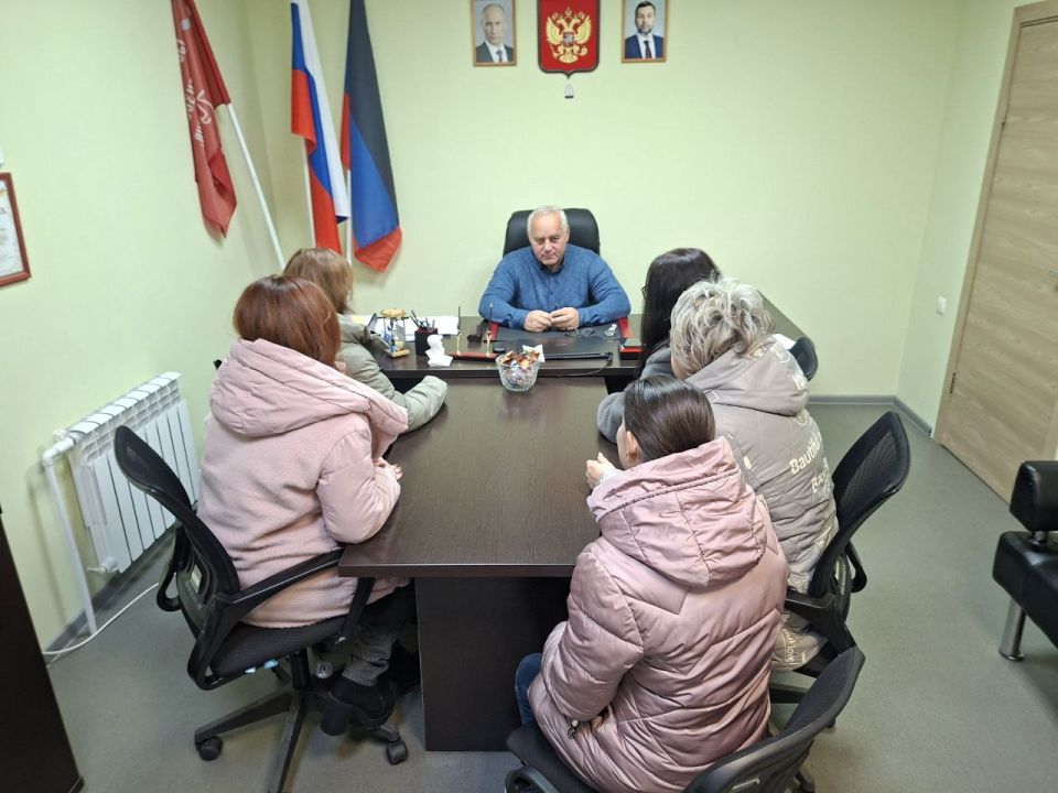 В Управе Ильичевского внутригородского района города Мариуполь состоялась встреча руководителя Управы Скударь Владимира с жителями