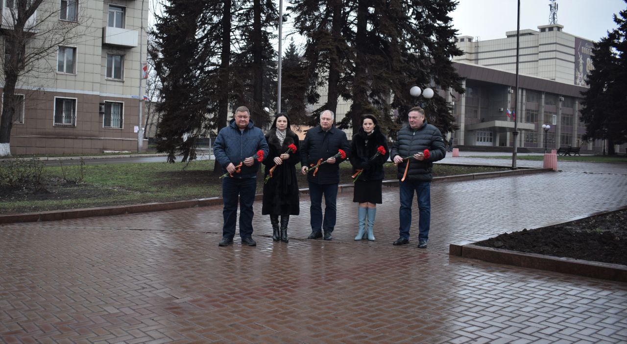 Игорь Мартынов: Возложение цветов в честь Дня Героев Отечества