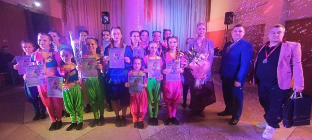 Красочный концерт «Юбилей у Street way», который состоялся 5 декабря в МБУ «Дворец культуры им. К.И. Поченкова», собрал в зале не только самых близких коллективу людей - коллег по сцене, родителей, друзей, но и тех, кто...