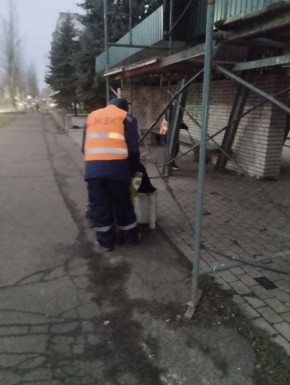 Александр Пеняев: С заботой об округе.. На 09.12.2025 г. сотрудниками МУП АГЯ "ЖЭК" выполнены следующие виды работ: Уборка территорий благоустройства на Ясиноватском и Авдеевском участках #ЯсиноватскийМО #ЗаЧистотуОкруга