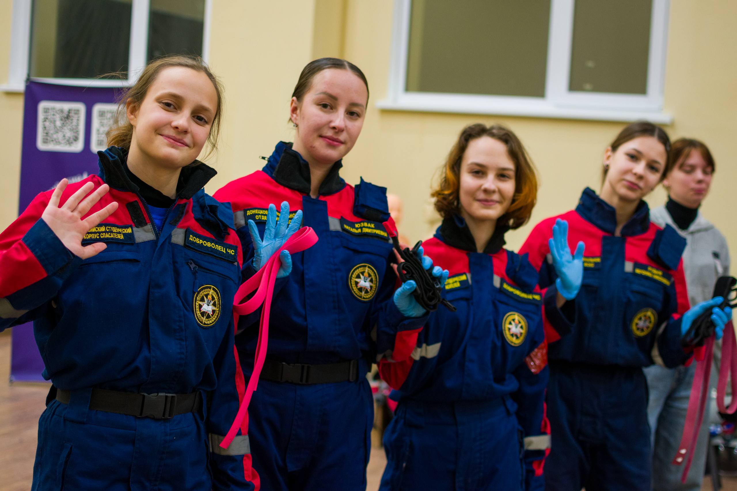 Учимся у лучших!. В Харцызском Центре развития молодежных инициатив Республики прошла тренировка личного состава Донецкого РО ВСКС