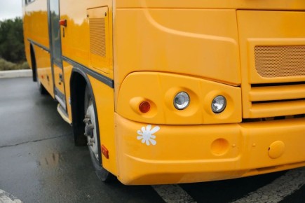 «Артек» передал два автобуса участникам СВО на Донецком направлении