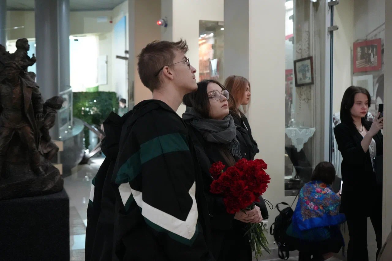 Михаил Желтяков: 9 декабря в рамках празднования Дня Героев Отечества студенты СПО сферы культуры и Донецкой государственной музыкальной академии им. С.С. Прокофьева стали участниками экскурсионно-просветительских...