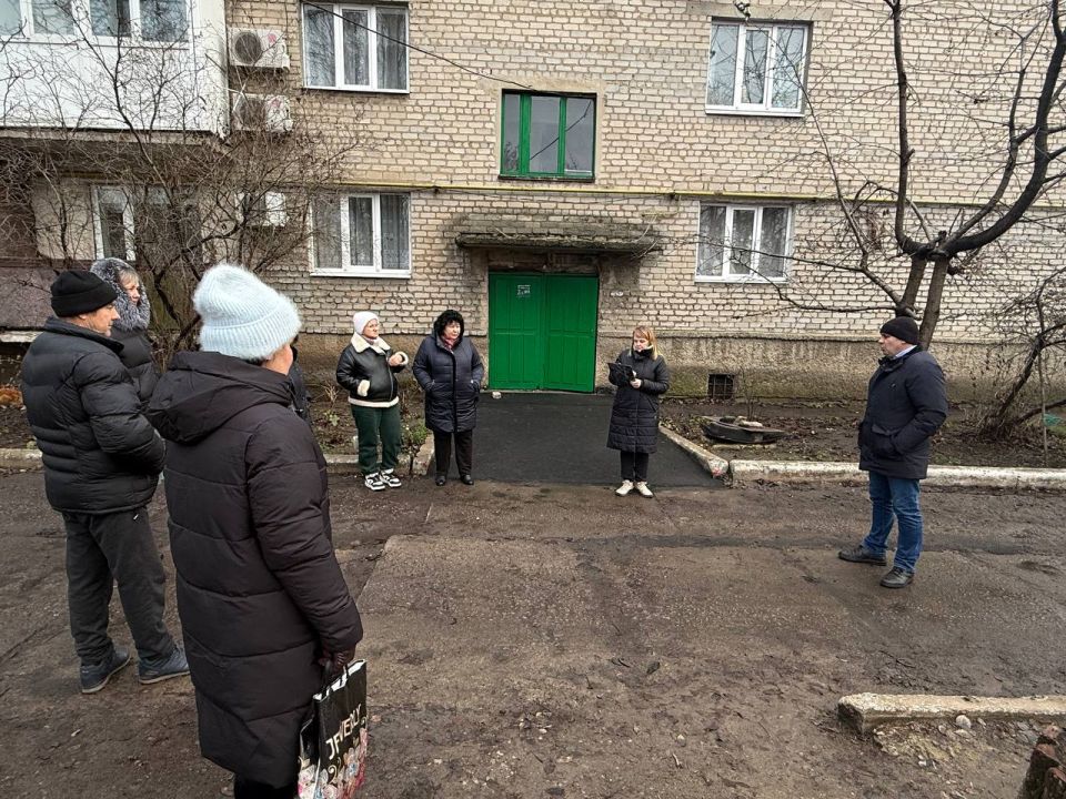 �������, 10 �������, � ������ ������� ��������� ��� ������� �����߻, ���������� ������� � �������� ����� ���������� �. �������