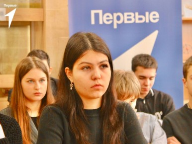 Что такое честь и отвага?. В честь Дня Героев Отечества в ГБОУ «Гимназия г.о. Торез» прошел «Урок Мужества», на котором гостем стал участник Специальной военной операции