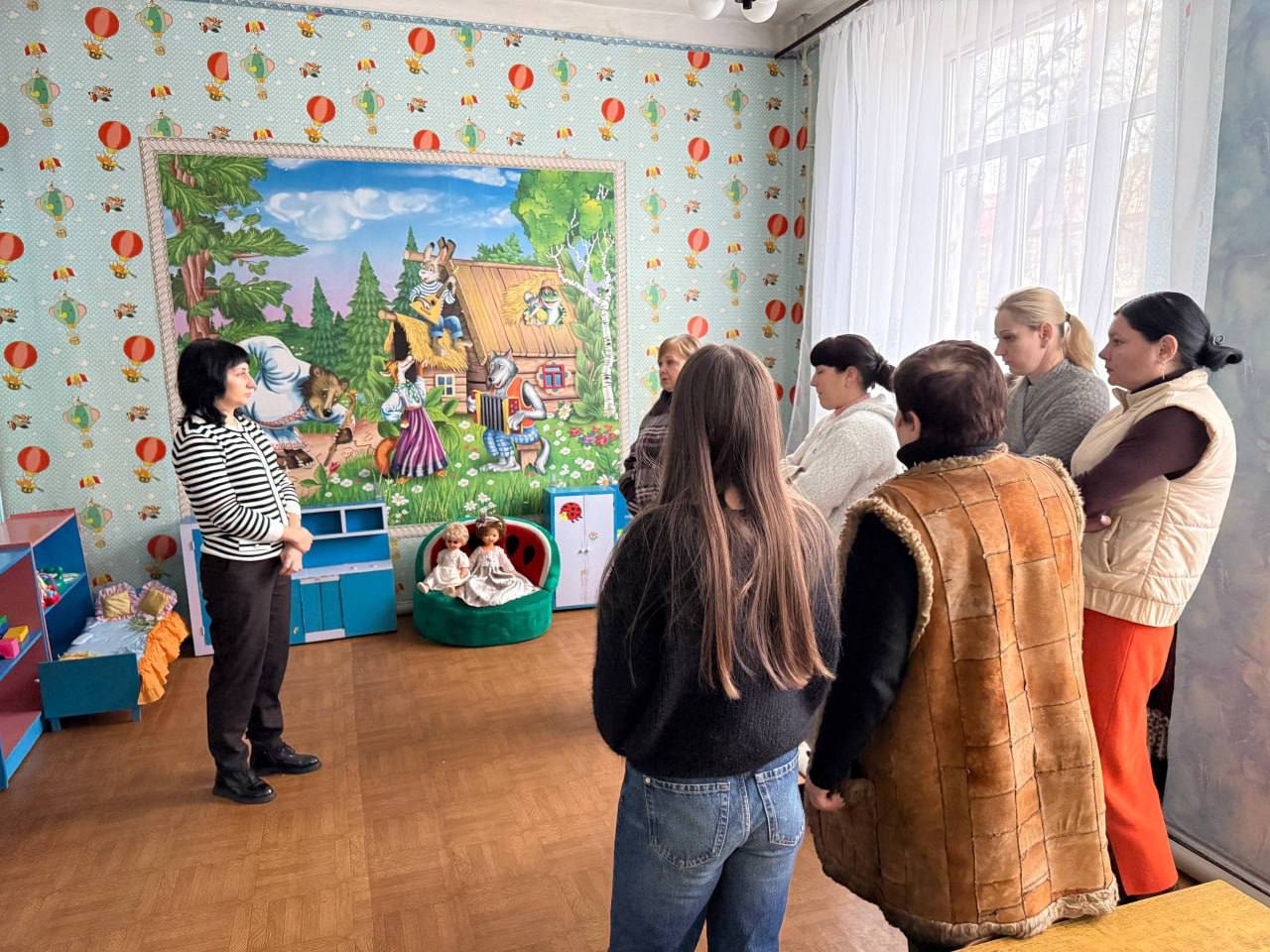 Сегодня, 10 декабря, заместитель руководителя Управы Кировского внутригородского района Администрации городского округа Макеевка Донецкой Народной Республики Ирина Воронина провела встречу с трудовым коллективом...