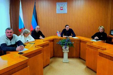  :        ջ       .         ...