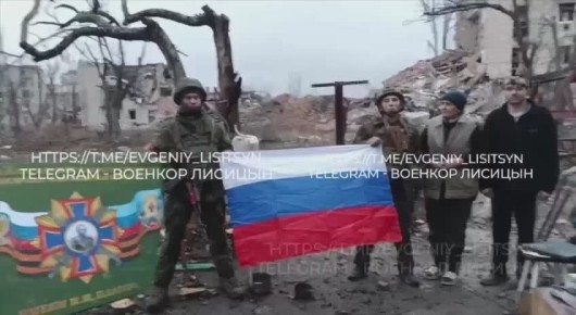 Бойцы 6-й казачьей бригады подняли флаг в Северске