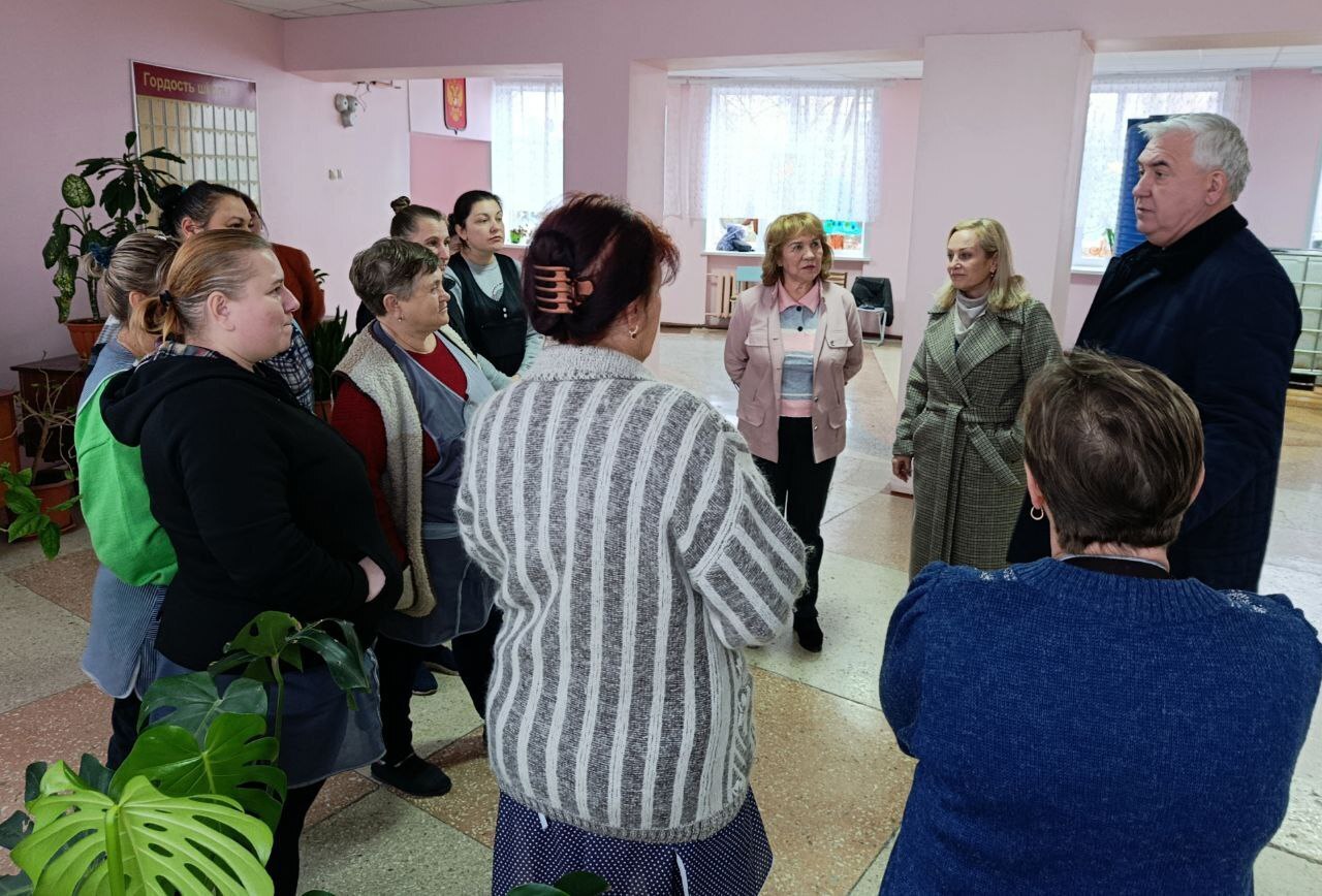 Наталья Бегуненко: По поручению Главы ДНР Дениса Пушилина в Петровском районе продолжаются встречи с населением