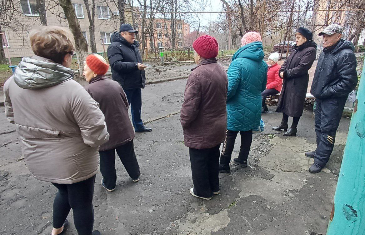 Валентин Левченко: По поручению Главы Республики Дениса Пушилина и в рамках проекта «УПРАВДОМ», реализуемого партией «Единая Россия», провел сегодня встречу с жителями ЖСК «Мир-76»