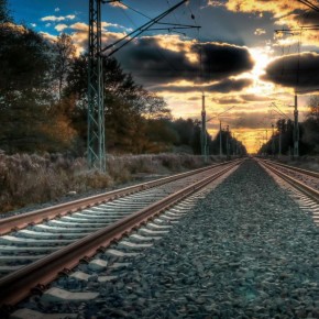 Суд удовлетворил иск Мариупольского транспортного прокурора о компенсации морального и материального вреда в интересах малолетних детей