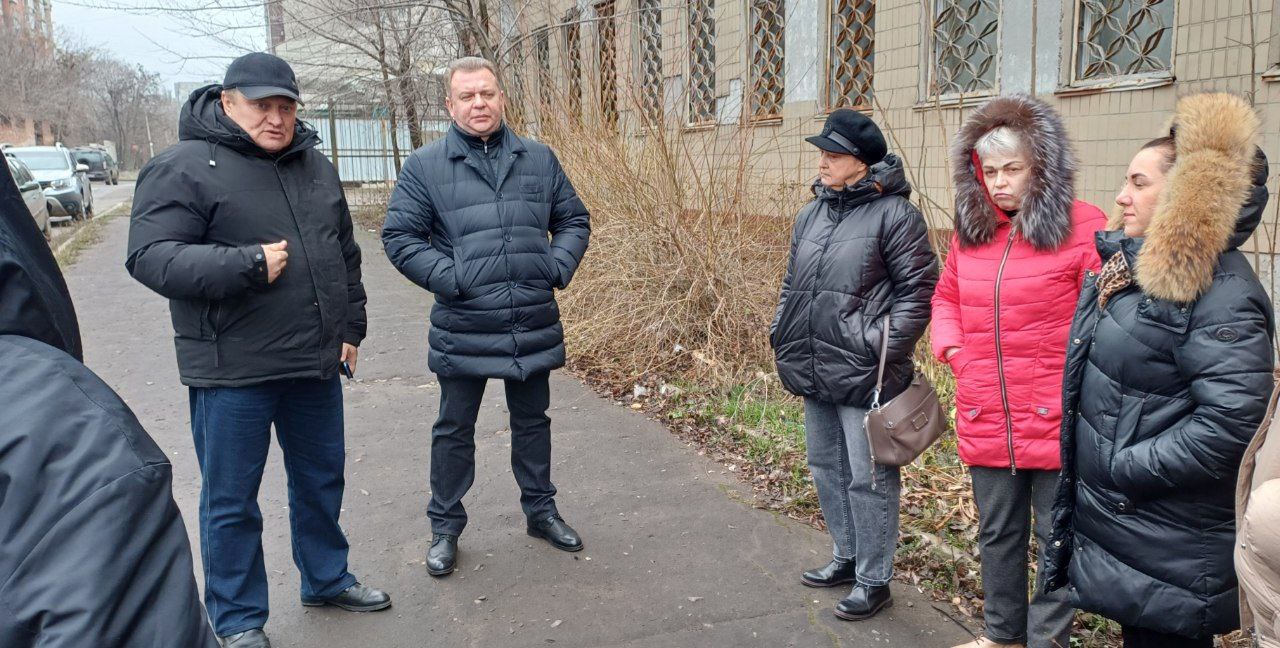 Валентин Левченко: Заместитель главы администрации городского округа Донецк Тимур Артеменко провел сегодня встречу с сотрудниками клиентской службы Социального фонда России в Киевском районе г. Донецка