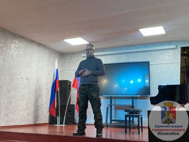 Денис Зубов: Сегодня в МБУДО «Детская школа искусств» состоялся концерт пианиста, певца, композитора – «российского короля рок-н-ролла» Дениса Мажукова