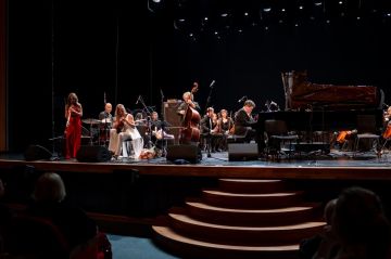 Талантливая молодежь из Волновахи побывала на концерте в Салехарде