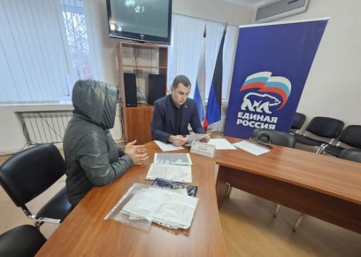 Решаем важные вопросы вместе: депутаты Народного Совета проводят приемы граждан