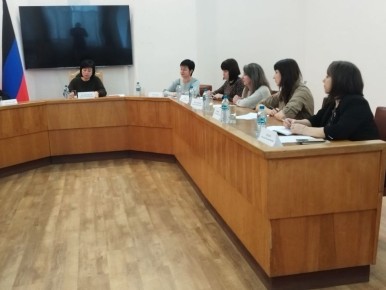 11 декабря председатель Тельмановского муниципального совета Дмитрий Липчанский совместно с депутатами Тельмановского муниципального совета Юлией Линник и Наталией Зубач приняли участие в заседании штаба по...