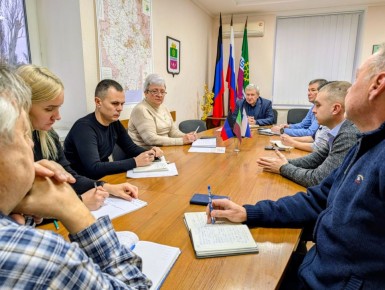 Николай Михайлов: Провел оперативное совещание по текущим вопросам