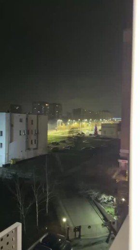 На проспекте Ильича в Донецке любители подрифтовать палят резину