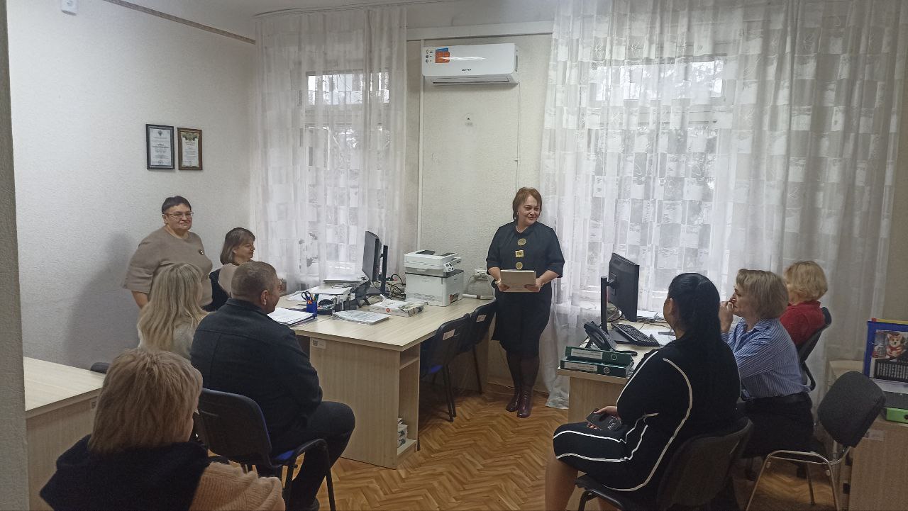 Сегодня депутат Тельмановского муниципального совета, Елизавета Кямилева, провела встречу с сотрудниками управления федерального казначейства по ДНР (отделение № 14)