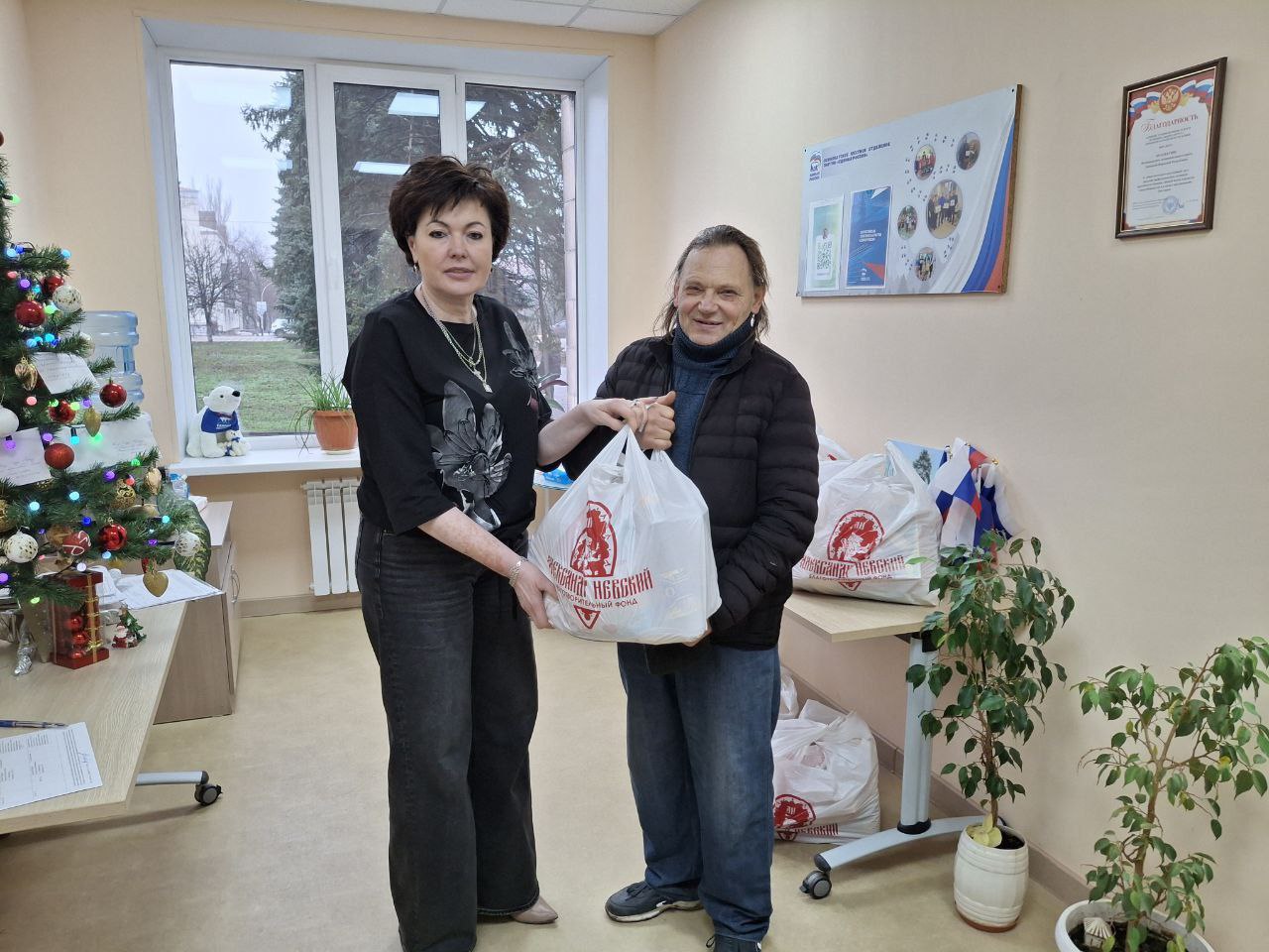 Ясиноватцы получили помощь от сенатора Волошина