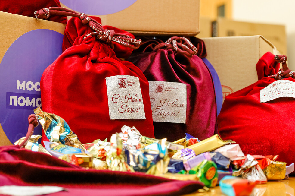 Праздничные радости. Студотряды передадут детям 3 тыс. подарков к Новому году