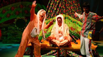 13 декабря Донецкий республиканский молодежный театр гостеприимно распахнул свои двери для семей ветеранов боевых действий, состоящих на сопровождении в филиале фонда «Защитники Отечества», даря им возможность погрузиться в...