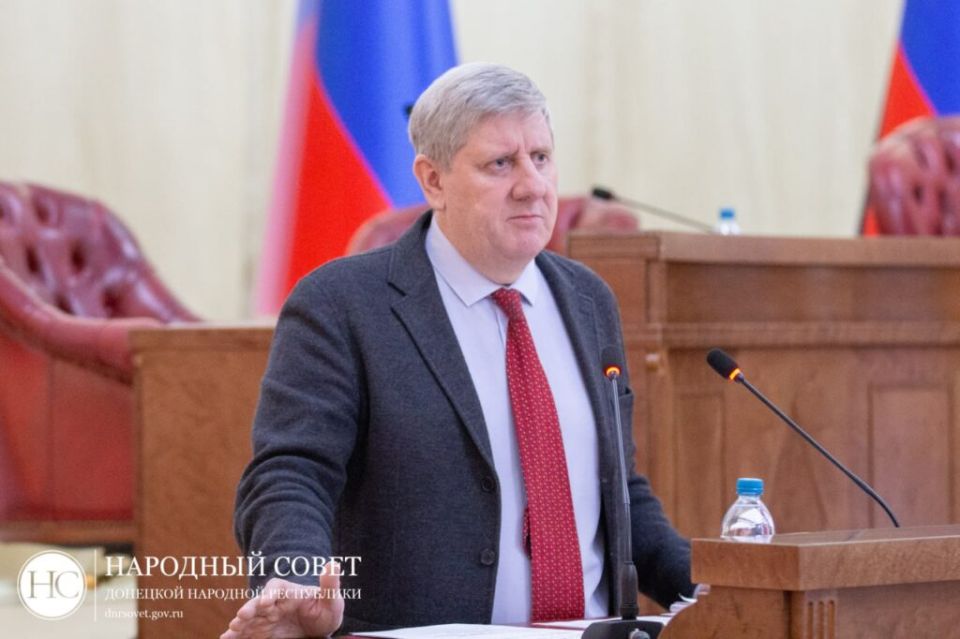 Председатель Правительства Андрей Чертков выступил с отчетом перед депутатами Народного Совета