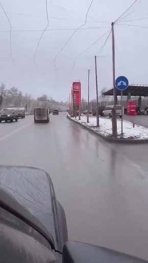 Дорога Изюм-Славянск, вся в антидроновой защите