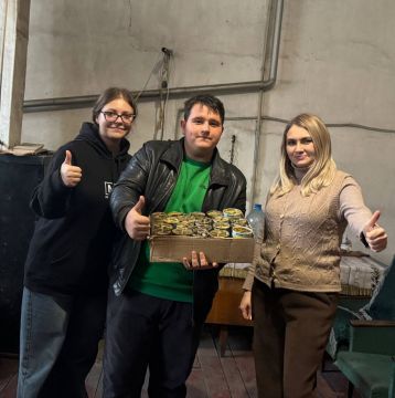 Изготовление окопных свечей в Торезе: поддержка фронта от студентов и волонтёров