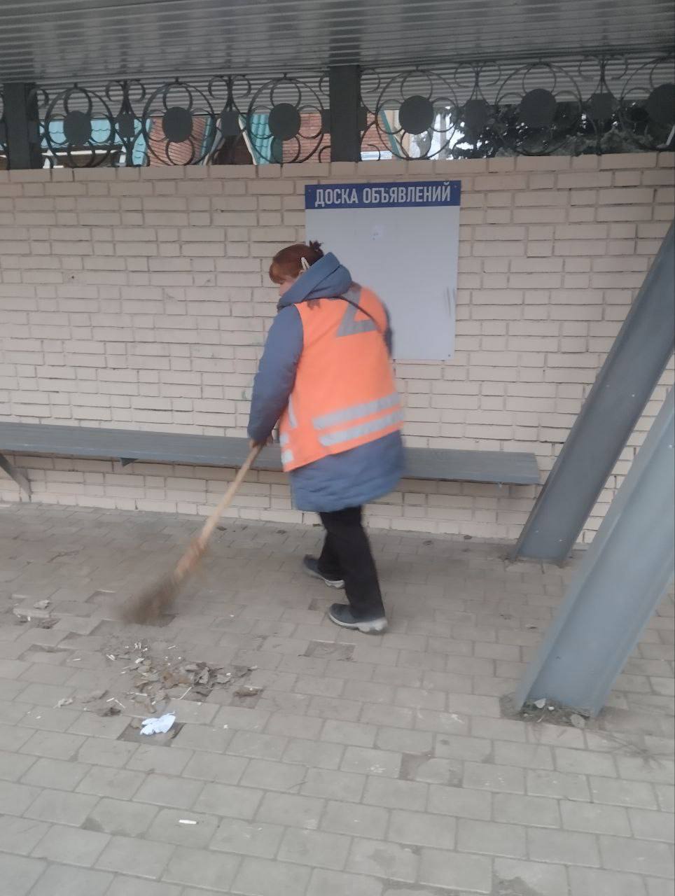 Александр Пеняев: Работники Ясиноватского жилищно-эксплуатационного комбината продолжают повышать качество благоустройства общественных пространств, делая уютнее и чище населенные пункты округа