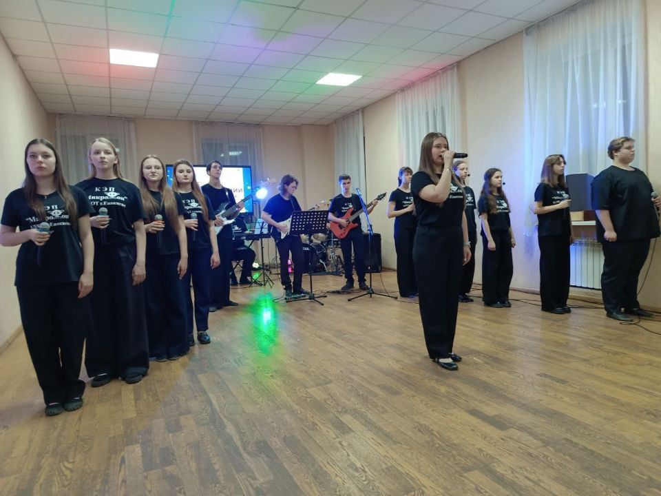 Диалог поколений. 12 декабря в центре детского и юношеского творчества состоялось мероприятие творческо-патриотического проекта «Диалог поколений» в рамках Года защитника Отечества и в рамках Всероссийского проекта «Диалоги...