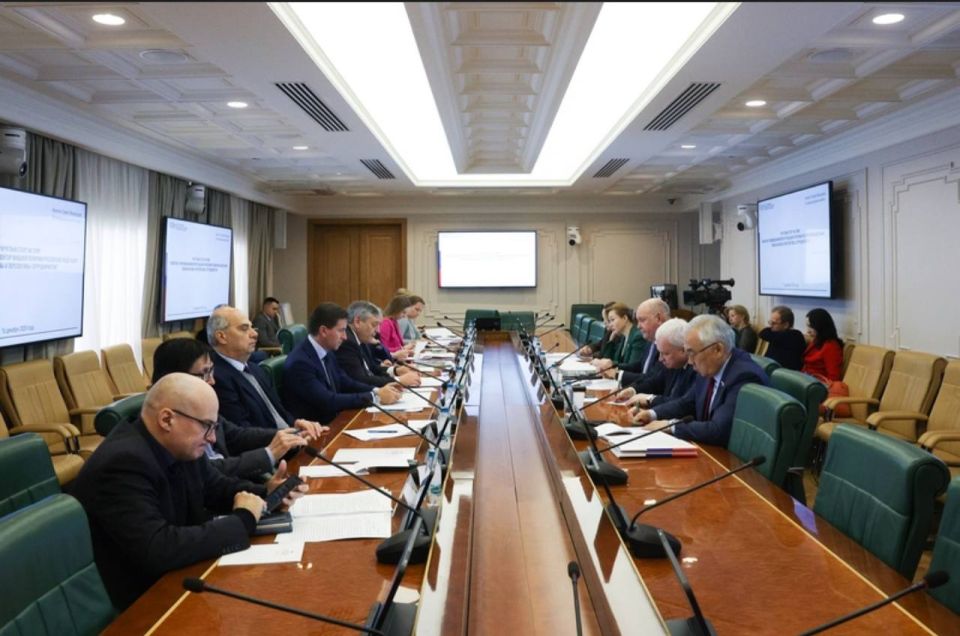 «Важнейшая задача — строительство в АТР надежной, адекватной современным реалиям архитектуры равной и неделимой безопасности, призванной обеспечить динамичное развитие региона и эффективное противодействие имеющимся...