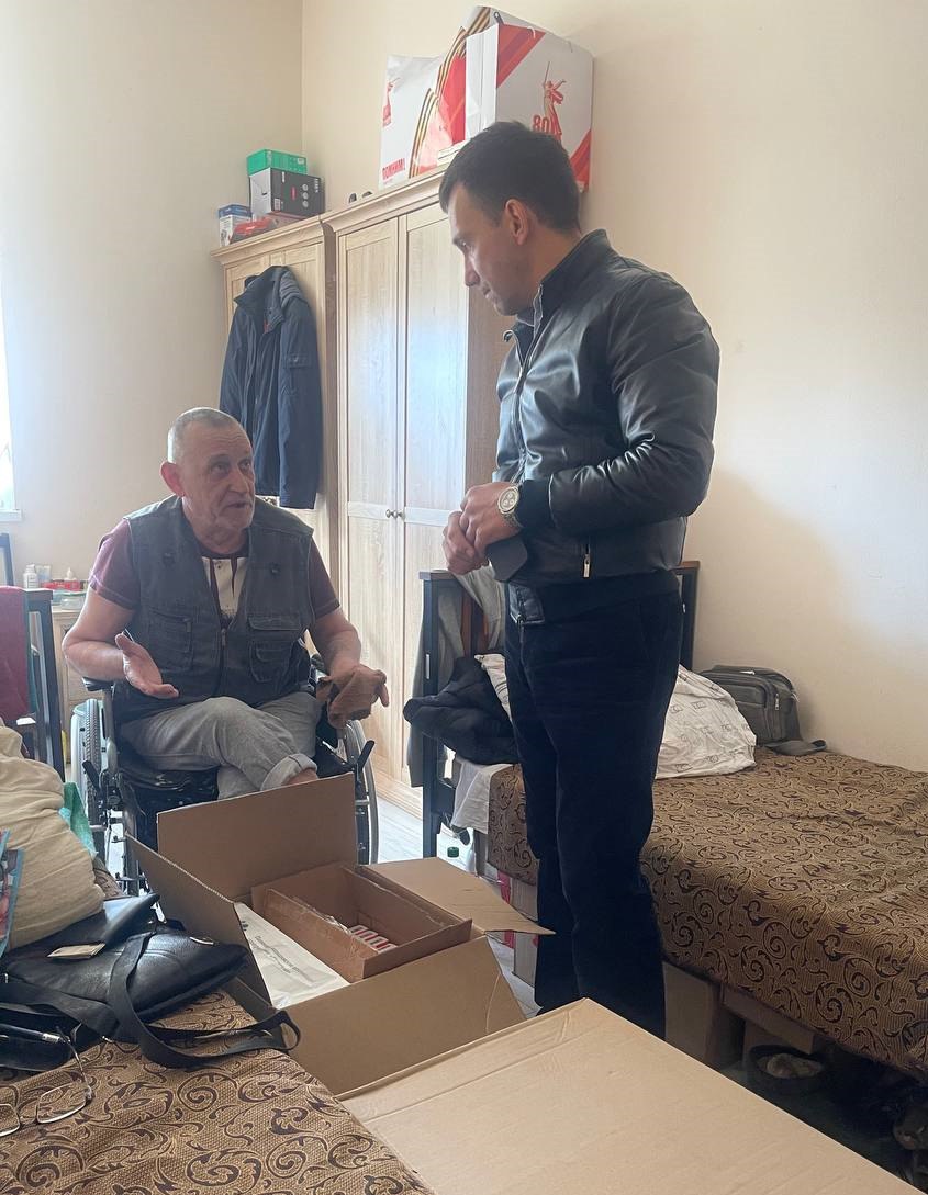 Денис Машков организовал и доставил гуманитарную помощь для жителей, эвакуированных из Угледара в Волноваху