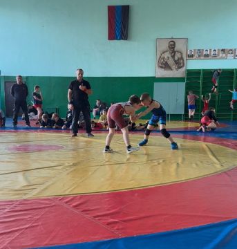 Юные спортсмены Ждановки покоряют борцовский ковер