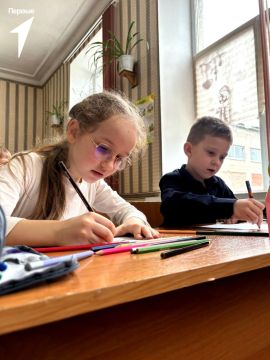 Зимние приключения. Наш Совет Первых не стоит на месте и активно работает в своих первичках! Зима — время веселья и фантазии! Ребята с удовольствием поиграли в пантомиму, проявляя креатив и воображение Они нарисовали...