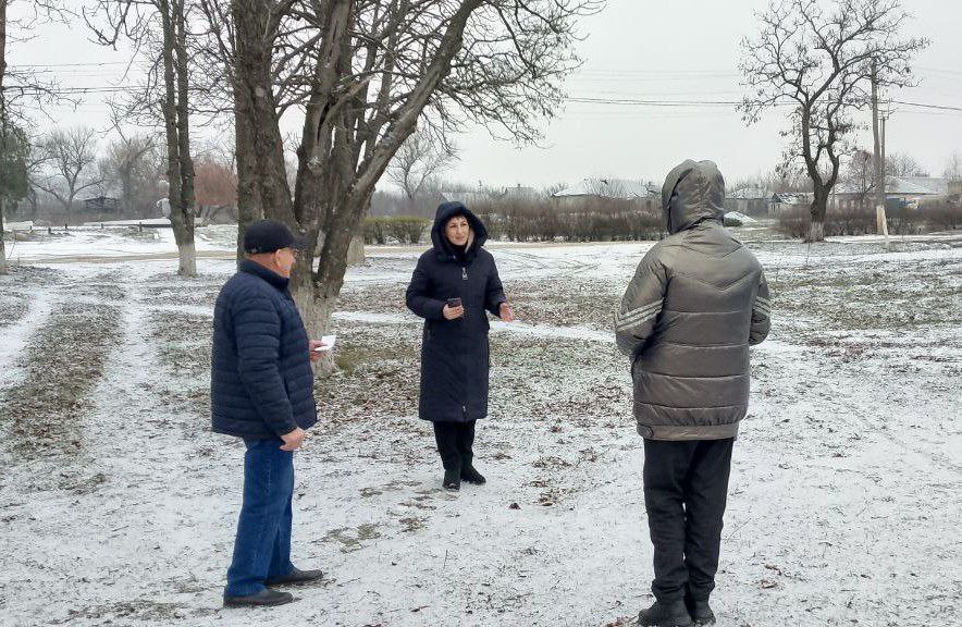 Сегодня 16 декабря 2025 года в поселке городского типа Луганское состоялась встреча заместителя начальника управления по работе с территориальными органами администрации Дебальцево Анны Скубко с местными жителями
