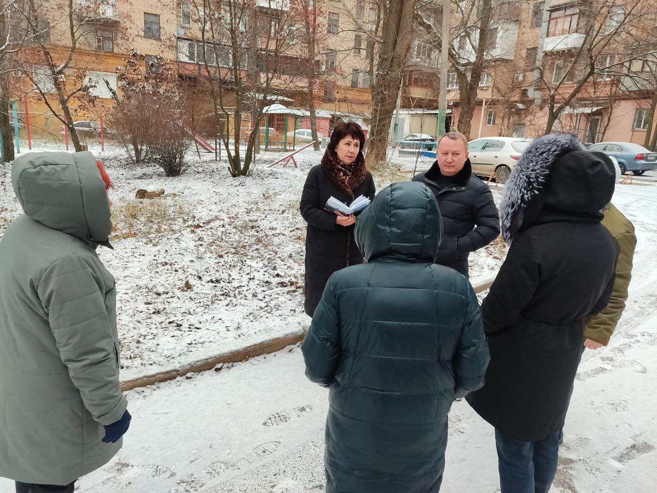 Сегодня, 16 декабря, по поручению Главы ДНР Дениса Пушилина, первый заместитель руководителя Управы Калининского внутригородского района Администрации городского округа Донецк Роман Емельянов совместно с депутатом городского...