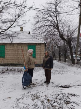16 декабря 2025 года в Дебальцево состоялась встреча депутата Дебальцевского городского совета от политической партии «Единая Россия» Натальи Косяковой с жителями города