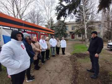 Начальник Марьяновского территориального отдела Администрации Старобешевского муниципального округа Пефтиев Николай провел встречу с активистами Движение первых ГБОУ «Придорожненская школа»