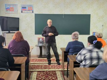 Дмитрий Огилец: По поручению Главы Донецкой Народной Республики провел встречу с трудовым коллективом «Кадетской школы-интернат имени Г.Т.Берегового»