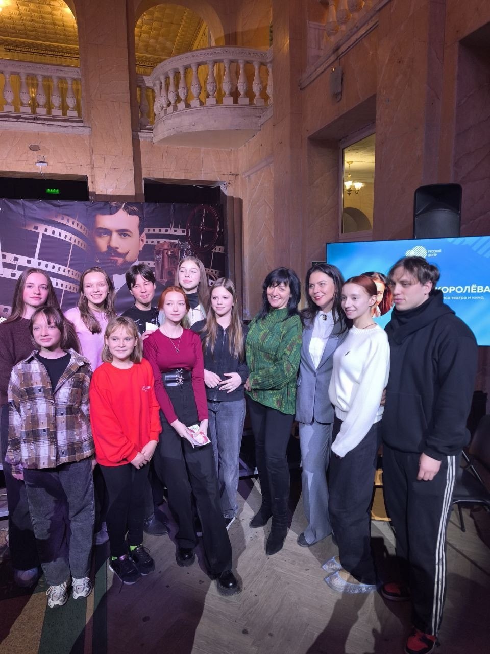 Во Дворце культуры им. Воровского города Макеевки состоялось значимое событие – творческая встреча с известной российской актрисой театра и кино, актрисой дубляжа, Инной Королёвой