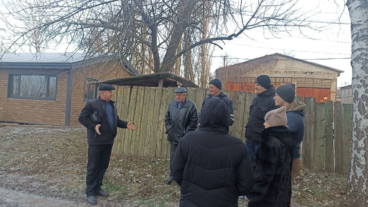 17 декабря 2025 года депутат Тельмановского муниципального совета Владимир Ермак провел встречу с жителями поселка Тельманово